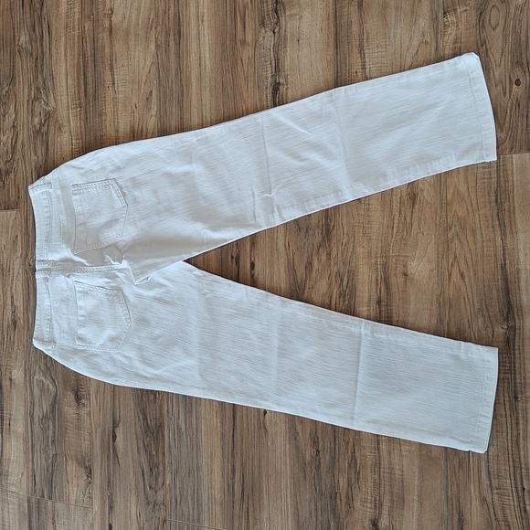 EUC Chico's white ankle jeans - Picture 3 of 6